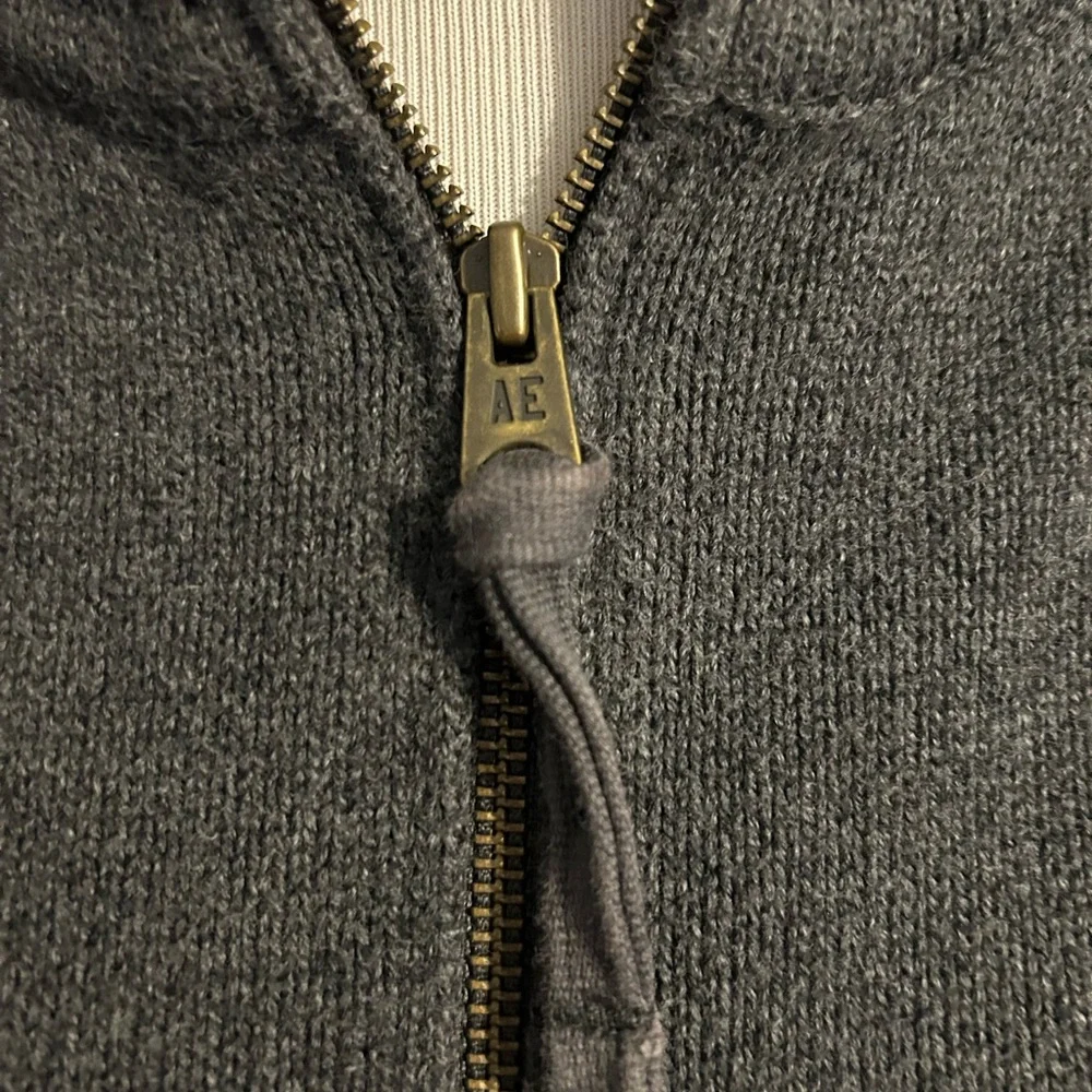 American Eagle outfitters men’s size small pull over sweater with a zip up front